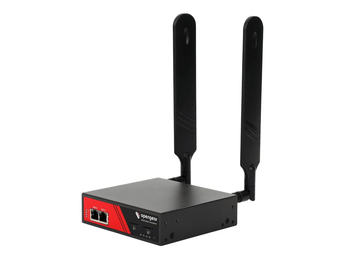 ACM7000 Resilience Gateway 4 serial Cisco Straight pinout ext power 2 GbE 4 USB console 2 DIO 2 output ports Global Power Supply Opengear — view 2
